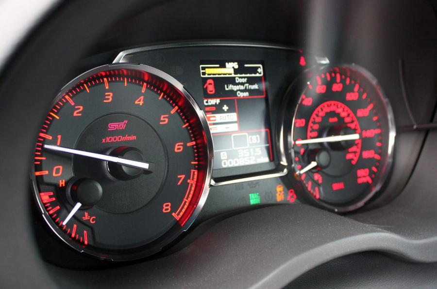  Subaru WRX STI 2014 года  (фото 77 из 93)